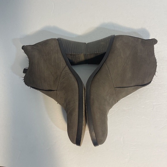 Eileen Fisher Heeled Ankle Boots 8.5 Side Zipper Neutral Vero Cucio Leather - Picture 11 of 16